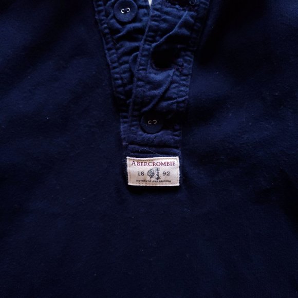 🔵 3/$30 Abercrombie & Fitch Henley T-Shirt - Navy - Picture 4 of 5